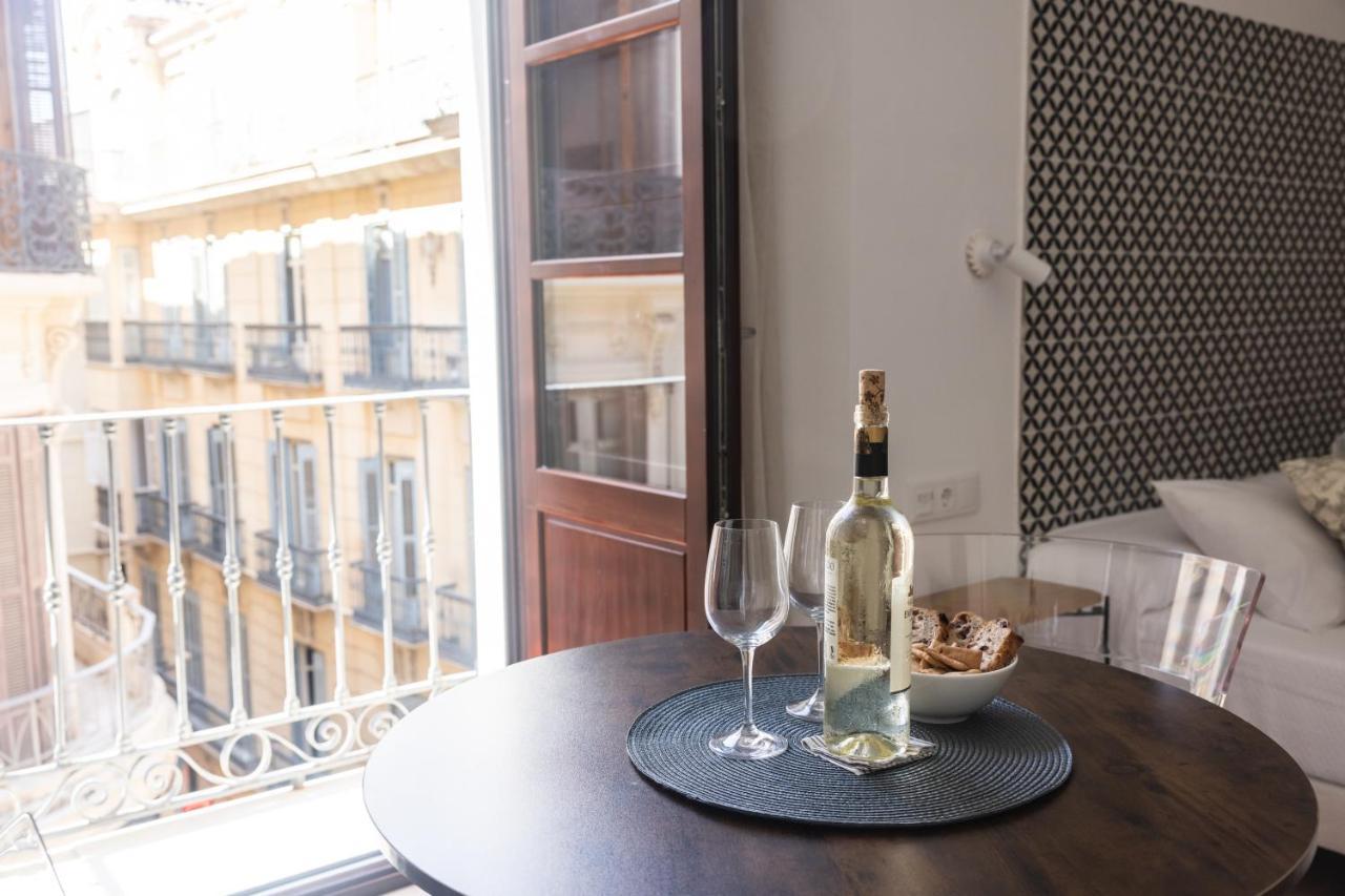 Apartamento-Loft Especeria Black マラガ エクステリア 写真